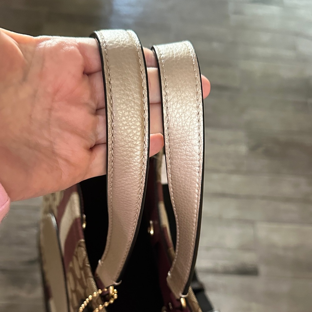 Coach Dempsey Signature Canvas Dempsey Carry All Bag with Hangtag. NWT - Picture 12 of 13